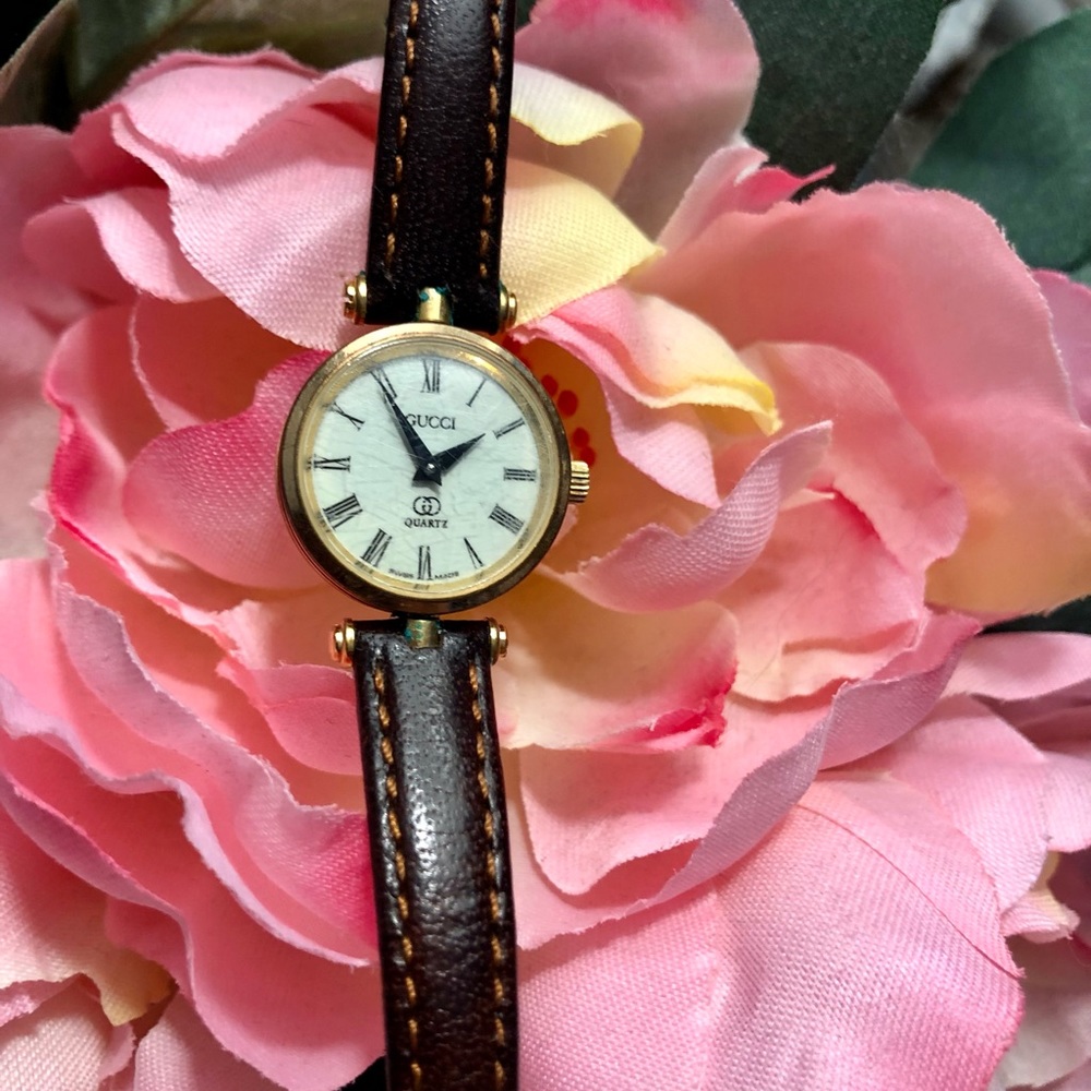 Vintage Gucci watch circa 1988 - Picture 2 of 10